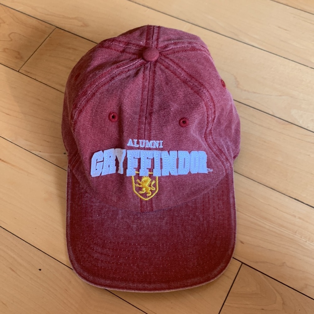 Harry Potter GRYFFINDOR ALUMNI Classic college alumni style baseball cap unisex - Picture 2 of 11